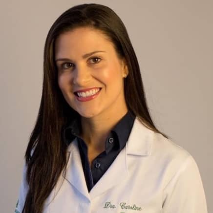 Foto da Dra. Caroline Colleoni Zaro